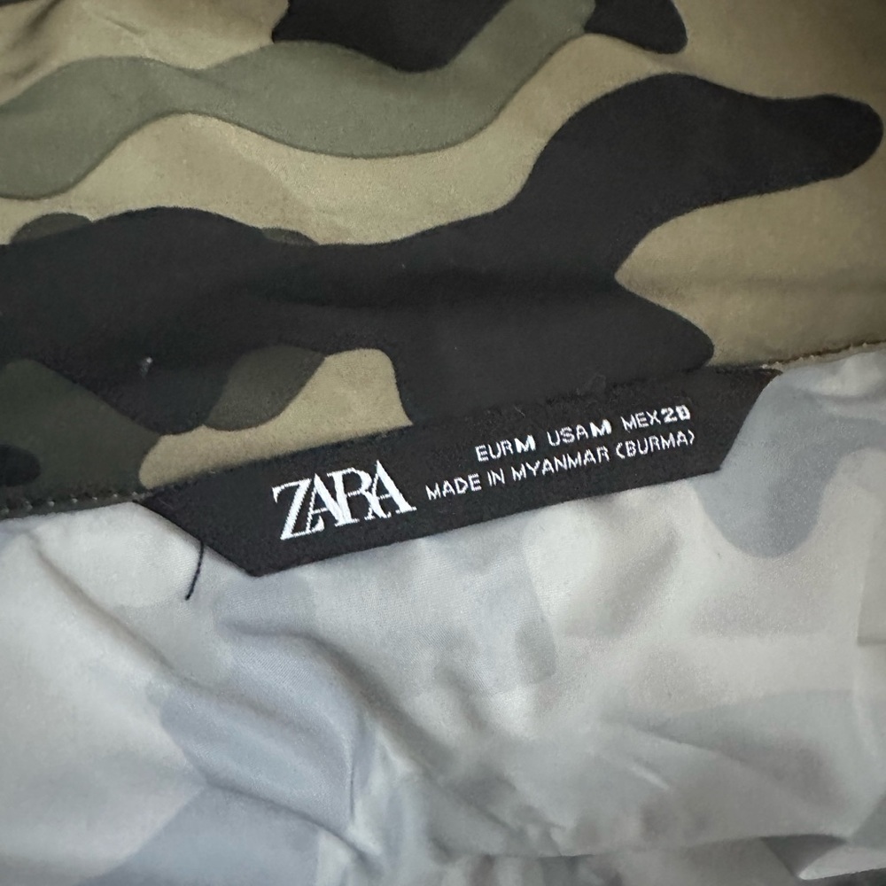 Zara Camouflage Cropped Windbreaker - Picture 3 of 3